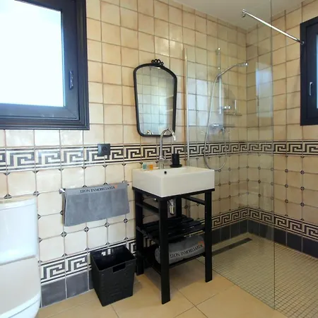 Villa Leon Inmo Royal - 10500