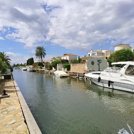 Leon Inmo Royal - 10500 Villa Empuriabrava