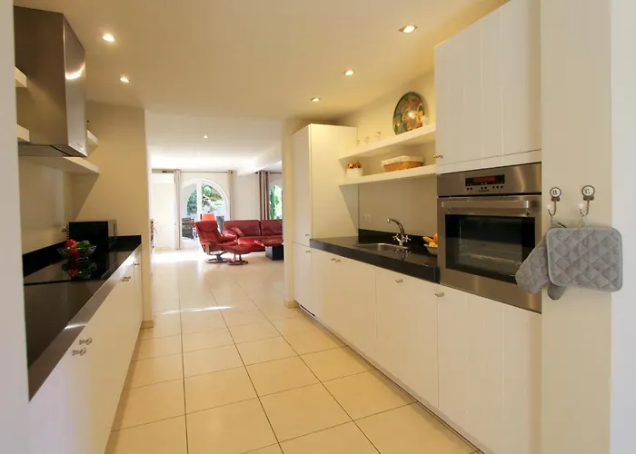 Leon Inmo Royal - 10500 ヴィラ