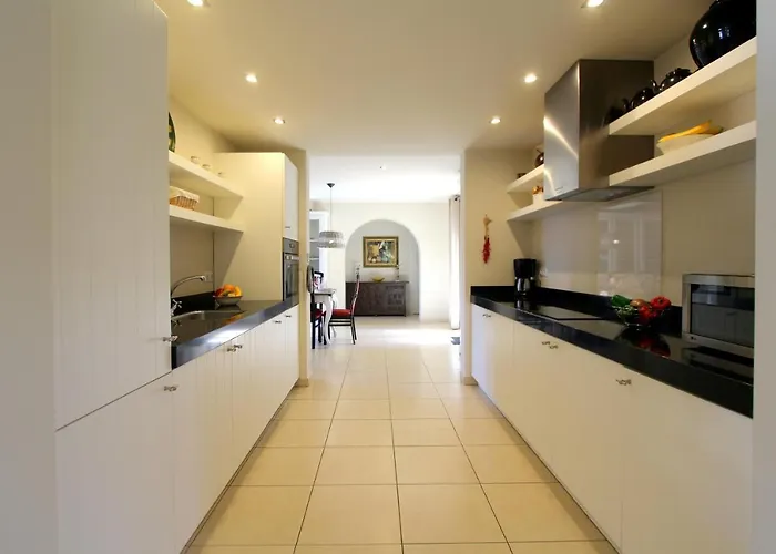 Leon Inmo Royal - 10500 ヴィラ