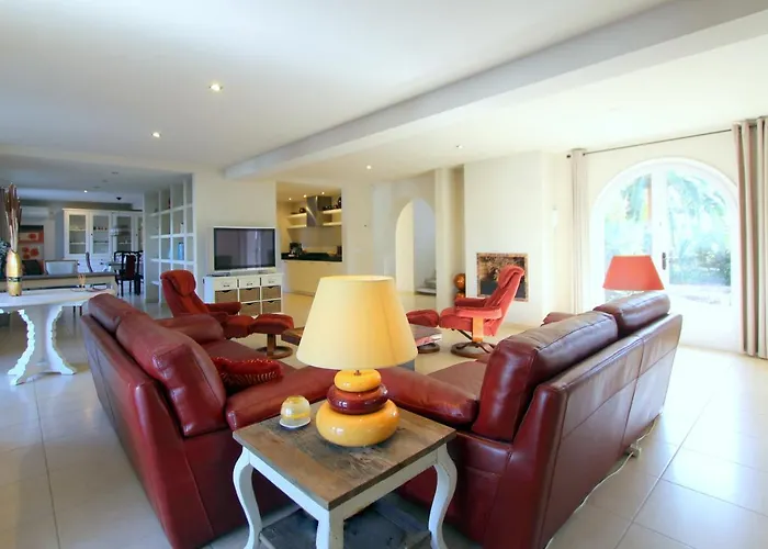 Leon Inmo Royal - 10500 ヴィラ *